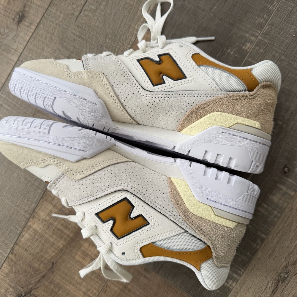 New Balance 550 Athletic Sneakers - Stylish Everyday Comfort - Picture 2 of 5